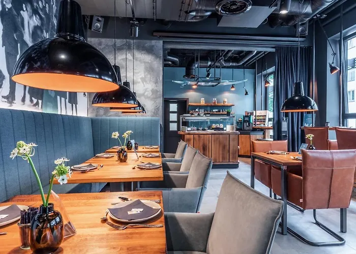 Unsoeld\'S Factory Hotel