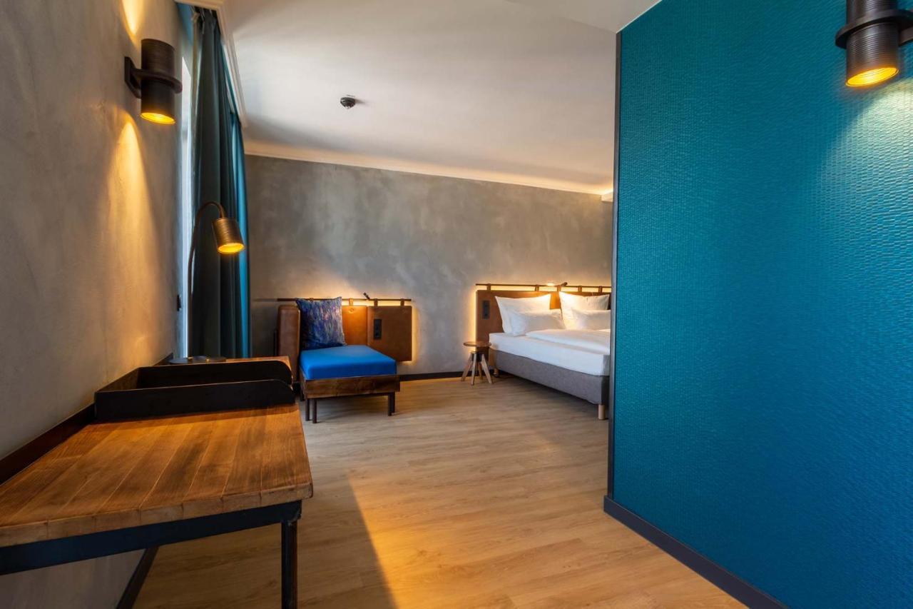 Unsoeld's Factory Hotel 4*
