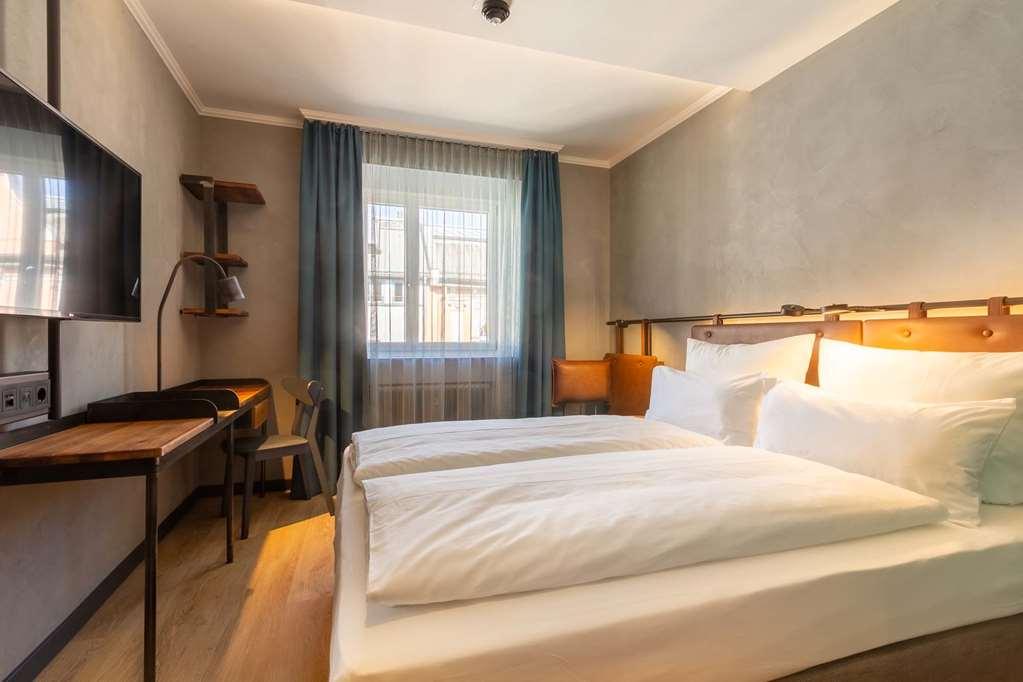 Hotel Unsoeld's Factory